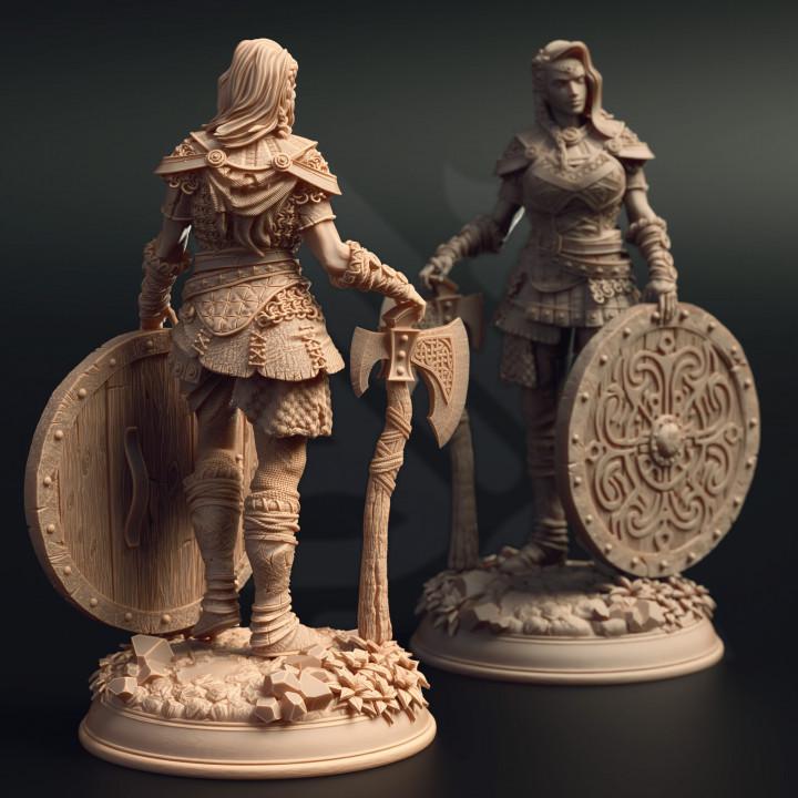 Shieldmaiden Female Barbarian Warrior DnD Dungeons and Dragons 28mm/32mm TTRPG Fantasy Miniature Female Fighter Pathfinder 5e DnD Mini Freya