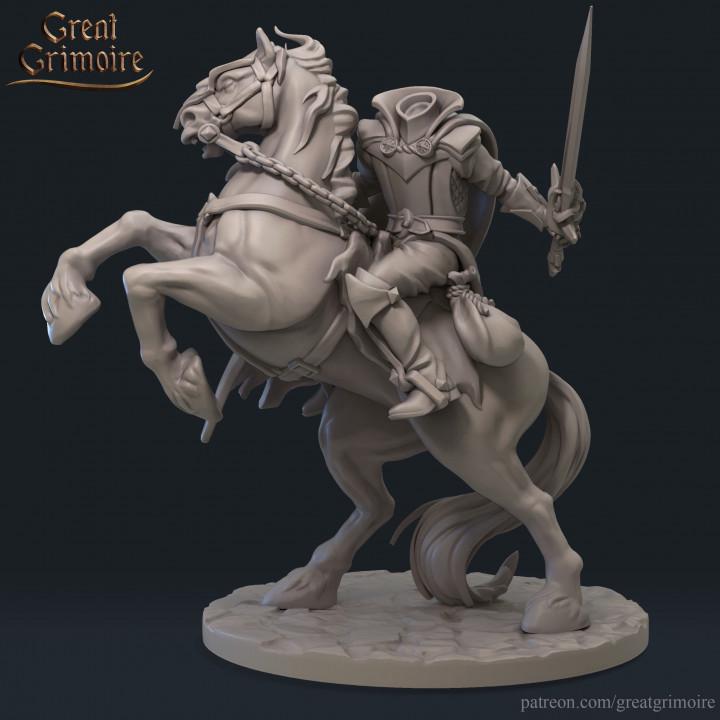 Headless Horseman Miniature Dungeons and Dragons 28mm/32mm TTRPG Darkhorse Warrior without head - GG