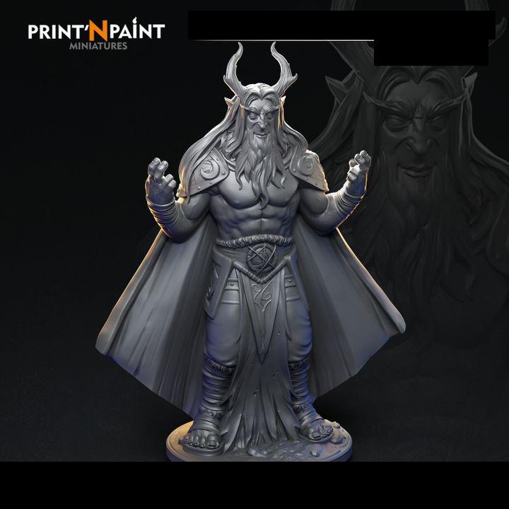 
Duskbringer Druid – Fantasy Nature Caster Miniature – 28mm 32mm 35mm Scale – Tabletop RPG Figure for DnD & Pathfinder – Gray PLA –PnP