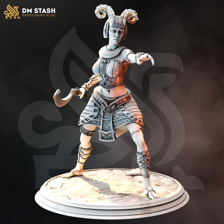 
Exotic Tiefling Warlock Miniature DnD Dungeons and Dragons 28mm/32mm/38mm Fantasy Female Demonspawn 5e Tiefling Miniature TTRPG Pathfinder
