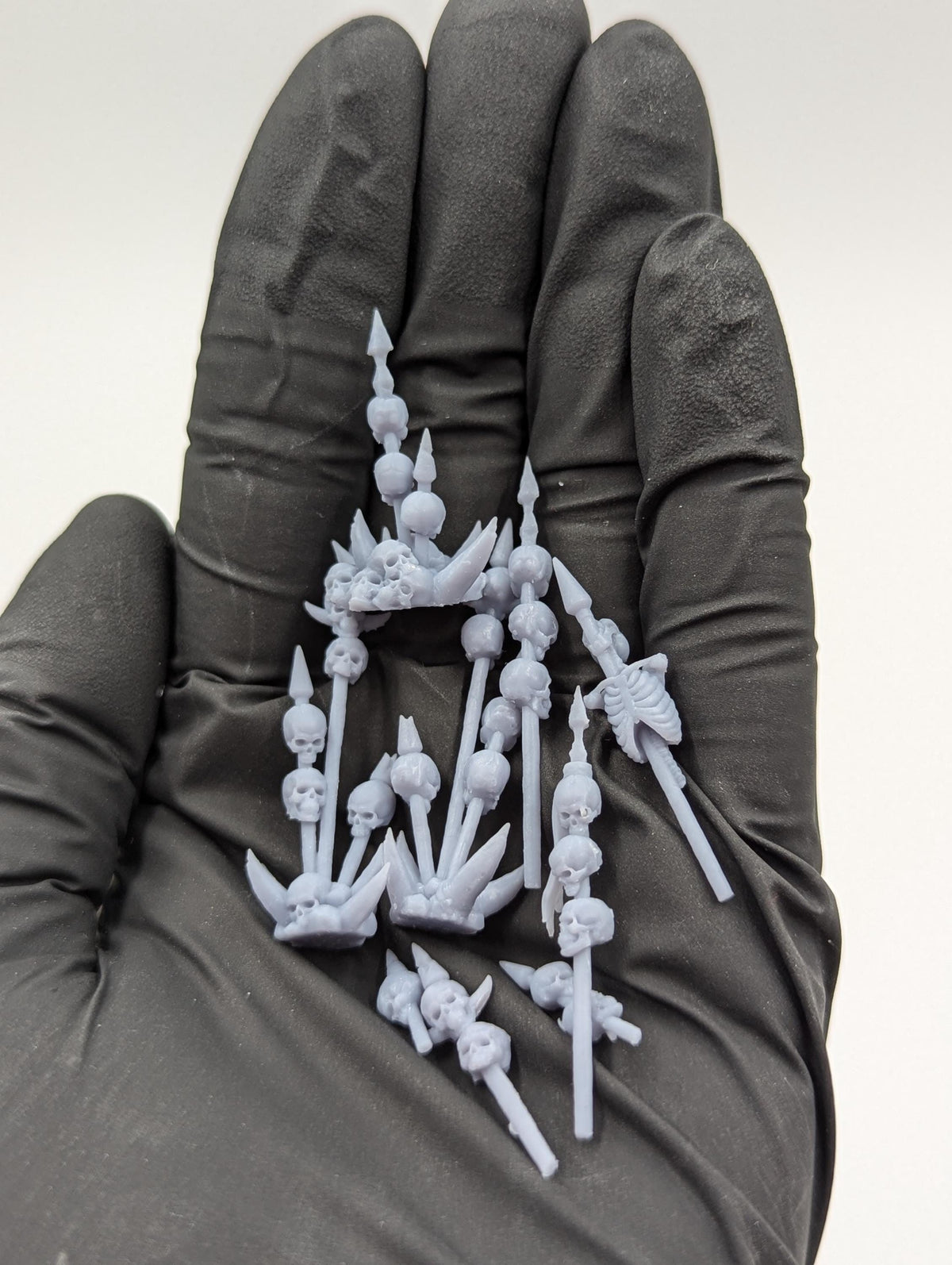 
Skulls on Spears DnD Dungeons and Dragons 28mm/32mm Chaos Skulls TTRPG Fantasy Wargame Miniatures Basing materials and bits Bone Scatter