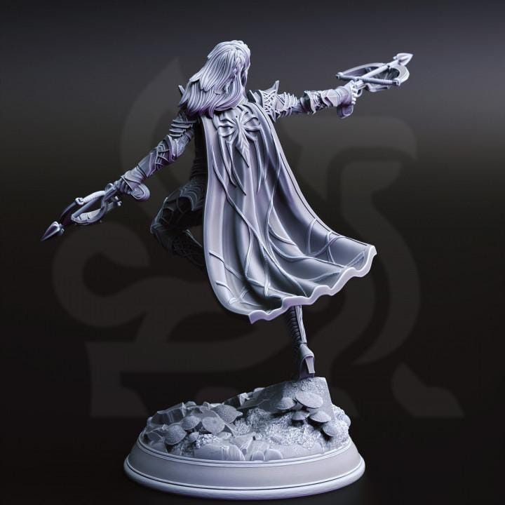 
Female Drow Assassin Dungeons and Dragons 28mm/32mm/38mm Mini RPG Tabletop Miniature DnD Painting Pathfinder 5e DnD Vakara N'Thara - DmS