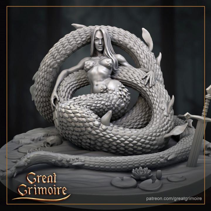 
Lady Serpent Dungeons and Dragons 28mm/32mm TTRPG Snake Scale Miniature Abomination Serpent  - GG