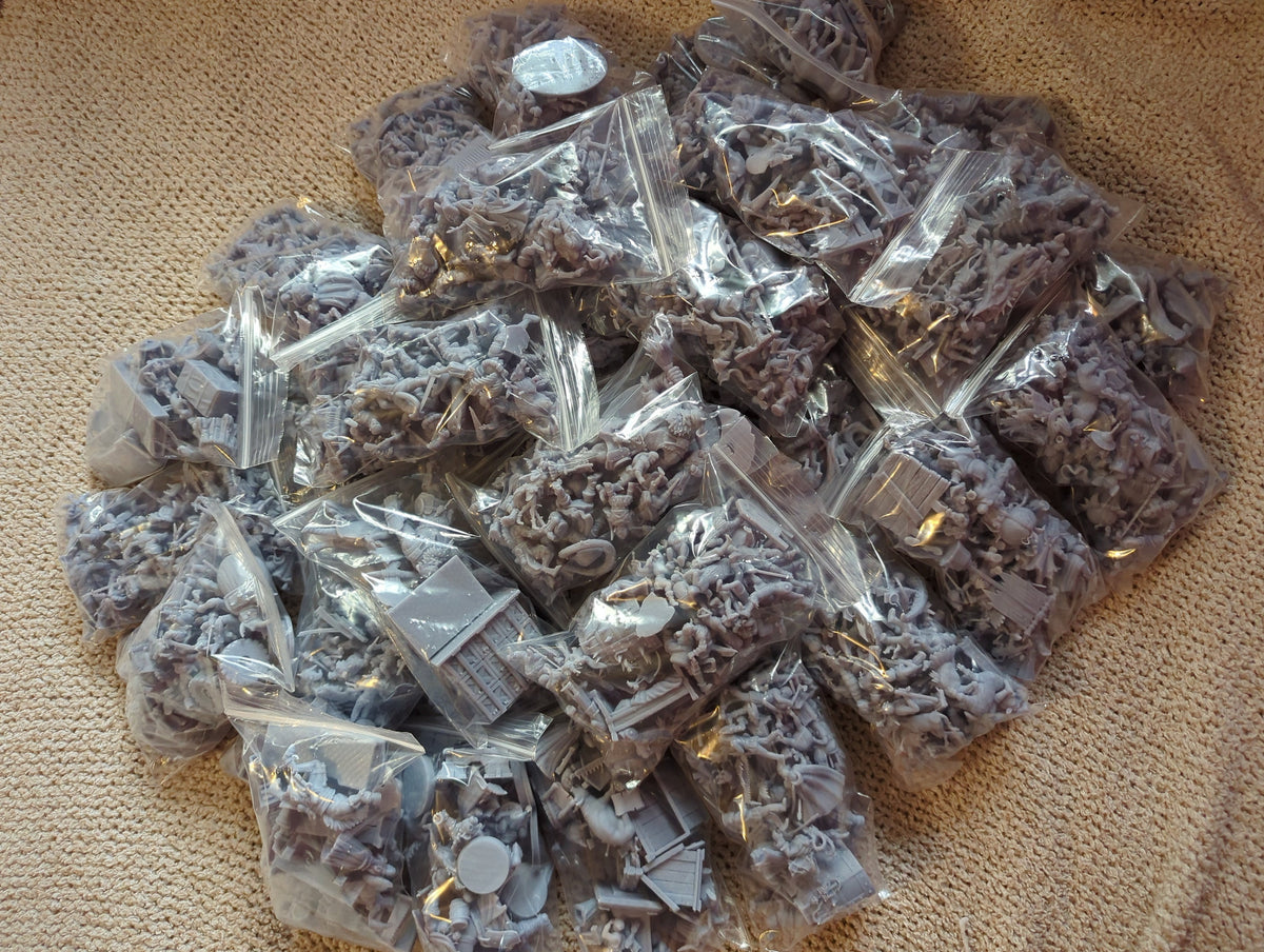 
100 GRAMS Mixed 3D Printed Miniatures MISSPRINTS for Kitbashing Scenery and Practice 28mm/32mm and more scales
