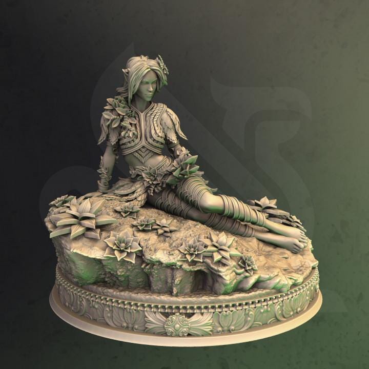 
Young Elven Druid Dungeons and Dragons 28mm/32mm/38mm Mini RPG Tabletop Miniature DnD Painting Pathfinder 5e DnD Forest Elf Verina - DmS