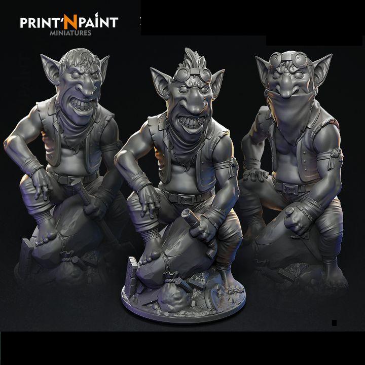
3 Goblin Scavengers – Dungeons and Dragons Miniature Set – RPG Tabletop Figures for DnD Pathfinder 5e Fantasy –PnP