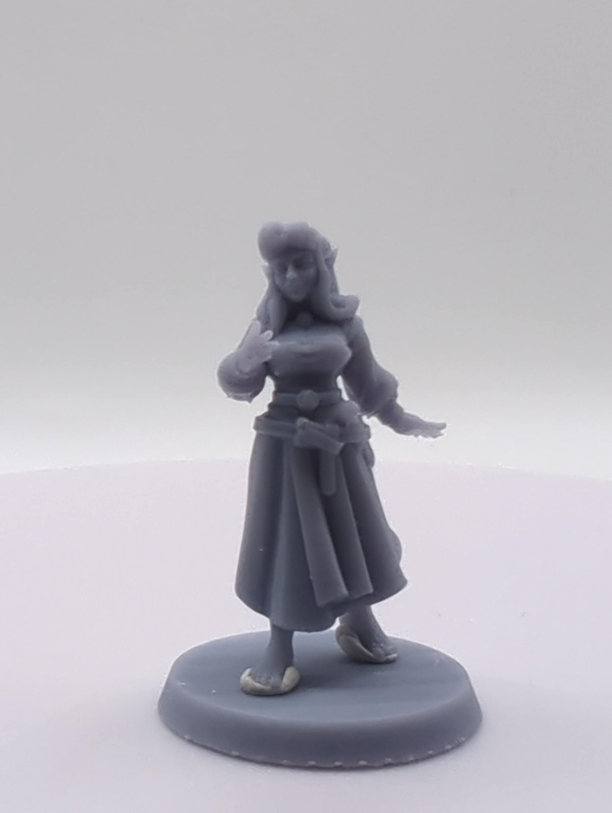 
Royal Princess DnD Dungeons and Dragons 28mm/32mm TTRPG Wargame Miniatures Townsfolk NPC
