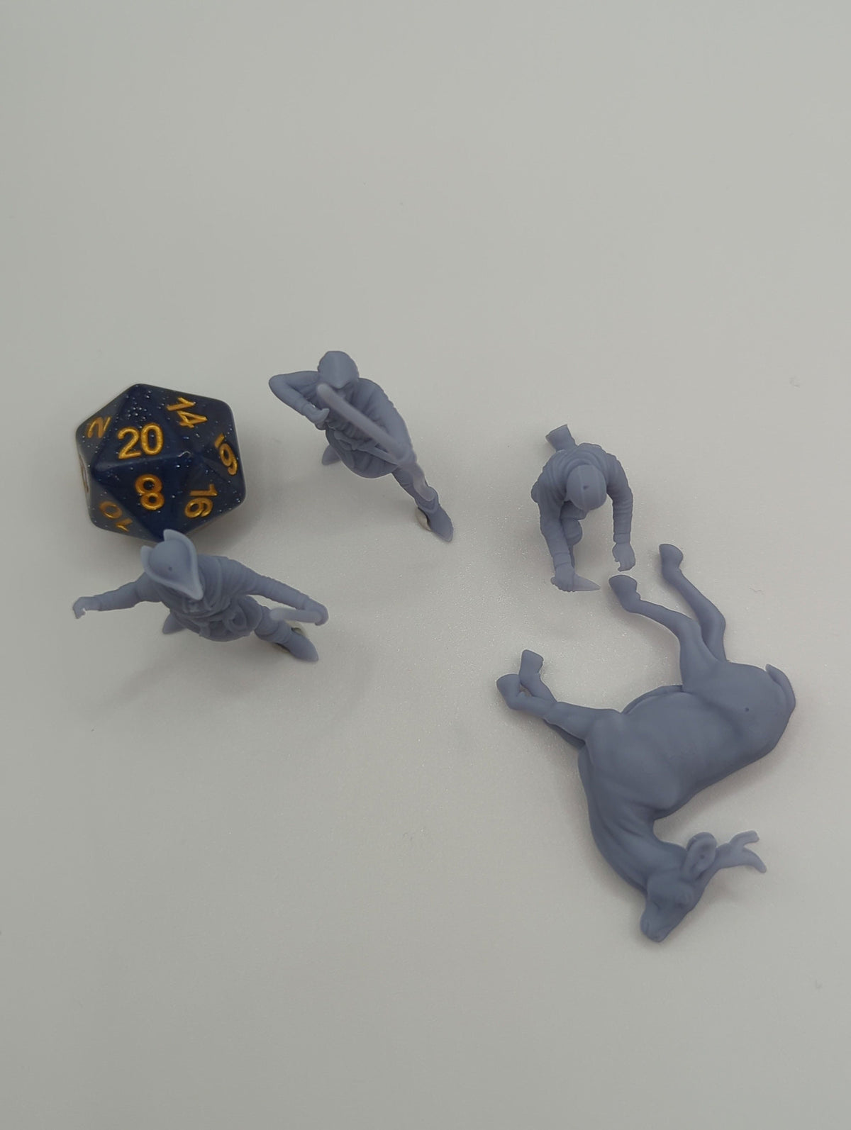 
Hunters Miniature Set for DnD, Dungeons and Dragons, Wilderness Scenes, TTRPG Miniature, Wargames Tabletop Games, 28/32mm - Tiny Furniture
