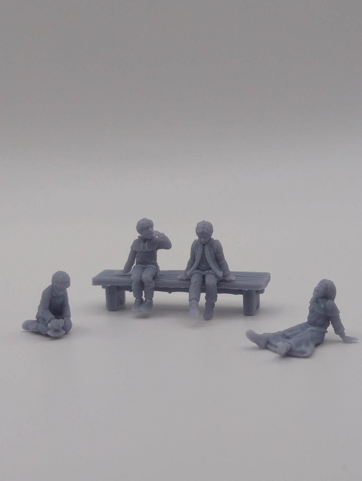 
Park Miniature Scatter Terrain DnD Dungeons and Dragons 28mm/32mm Sitting Children NPCs Wargame Miniatures Townsfolk NPC Children RPG Minis