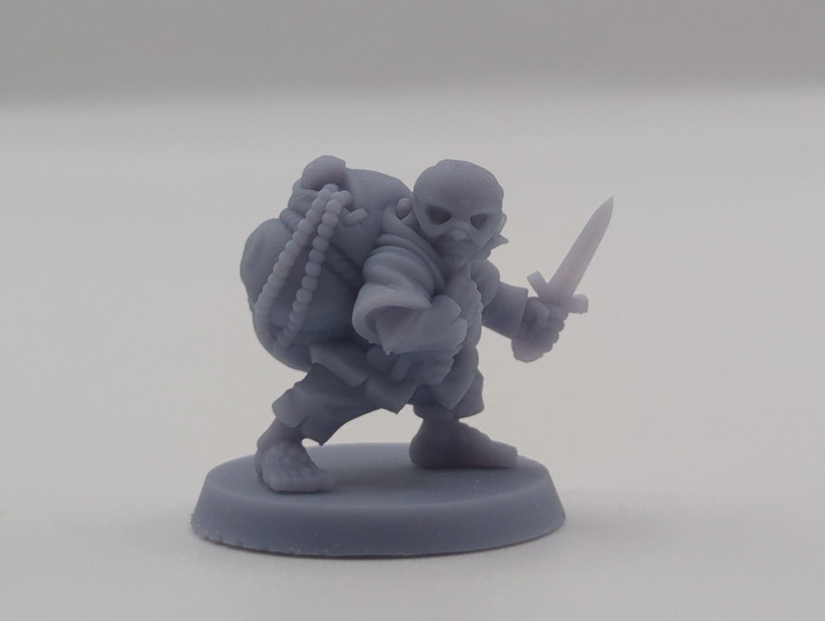 
Halfling Thief DnD Dungeons and Dragons 28mm/32mm Townsfolk thief NPC Masked Miniature TTRPG Rogue burglar Mordheim Dark Fantasy