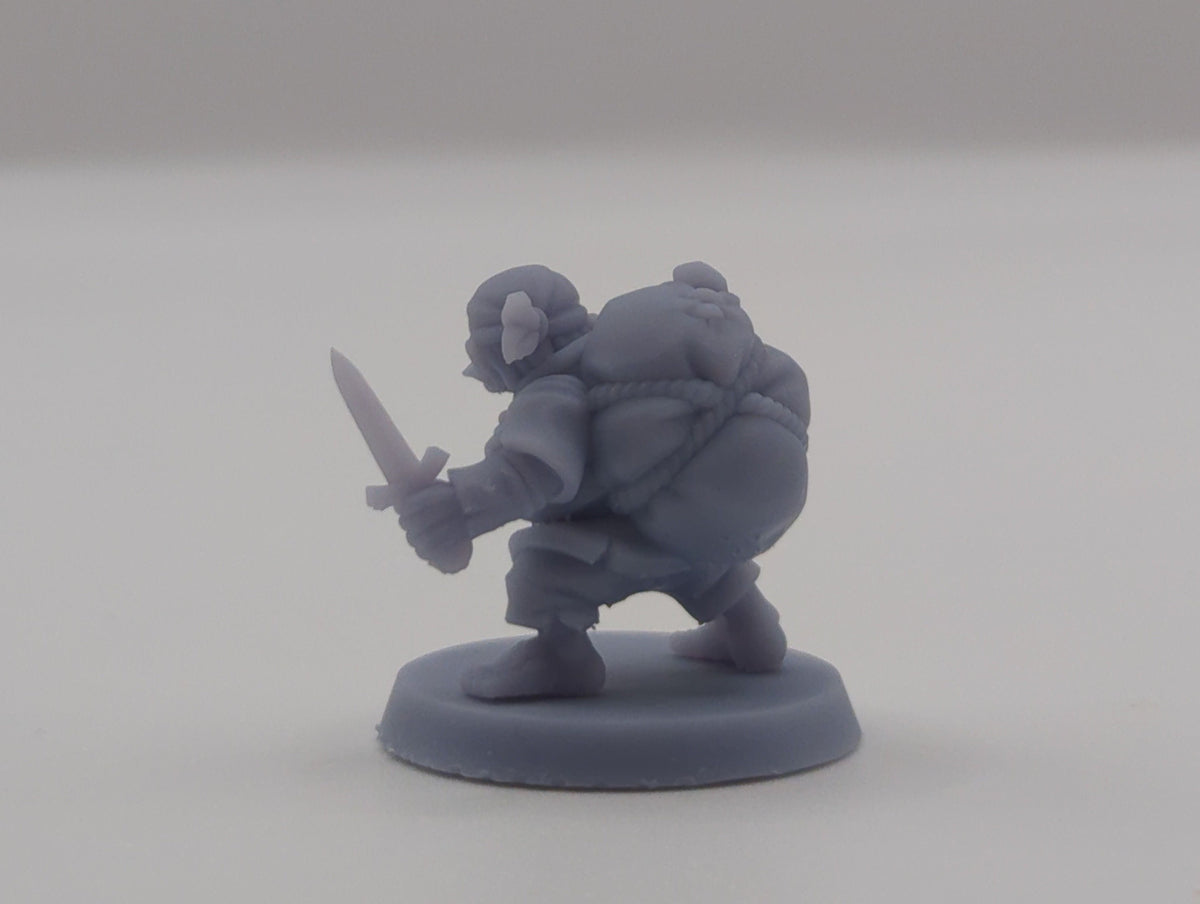 
Halfling Thief DnD Dungeons and Dragons 28mm/32mm Townsfolk thief NPC Masked Miniature TTRPG Rogue burglar Mordheim Dark Fantasy