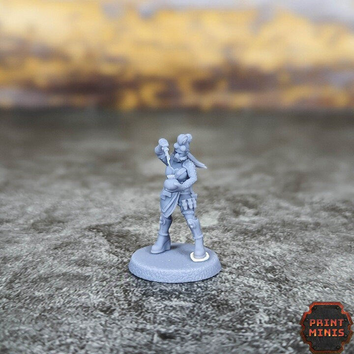 
Poison Mistress Gang Chemist Miniature 28mm/32mm DnD Dungeons and Dragons Potion Maker TTRPG Wargame Miniature NPC