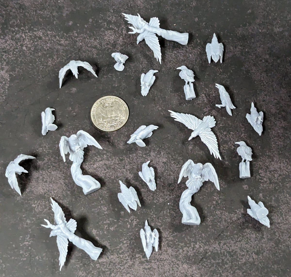 
Raven Miniatures DnD Dungeons and Dragons 28mm/32mm DnD Scatter Terrain Basing Materials Raven Bird Miniature Figurines Diorama Basing Set