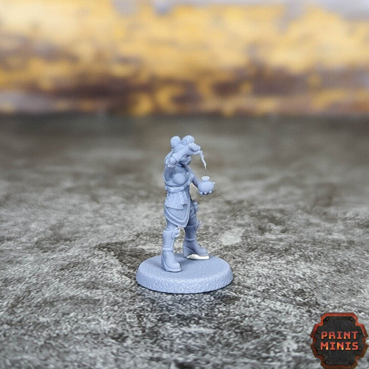
Poison Mistress Gang Chemist Miniature 28mm/32mm DnD Dungeons and Dragons Potion Maker TTRPG Wargame Miniature NPC