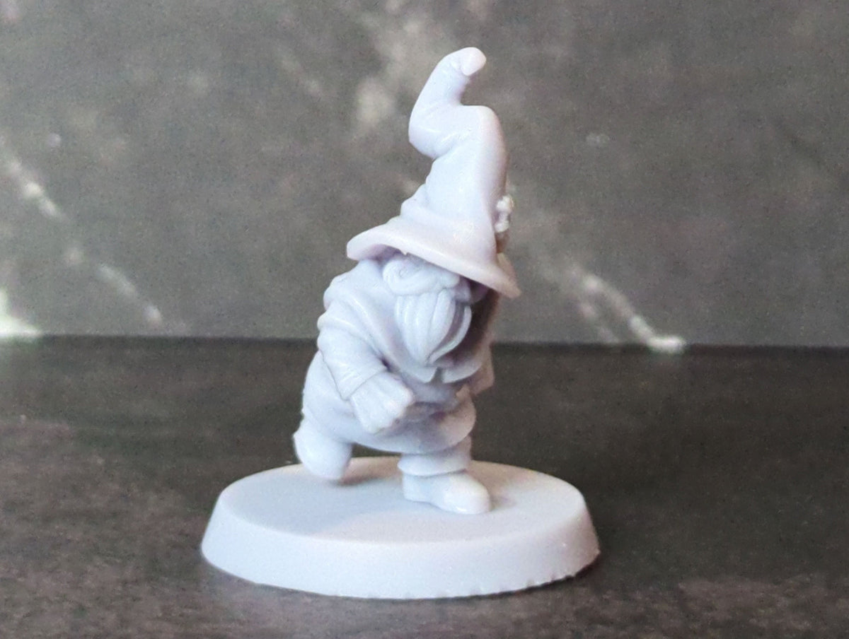 
Gnome Miniature, DnD, Dungeons and Dragons, Warband, Fantasy 5E, 28mm or 32mm, Tabletop RPG miniatures by Vae Victis