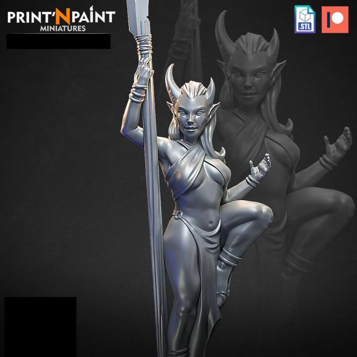 
Dancer Daemonette fantasy miniature